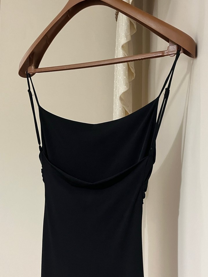 Askılı Siyah Uzun Drapeli Elbise - Görsel 4