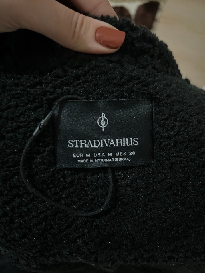 Stradivarius Siyah Kürklü Deri Biker Ceket - Görsel 5