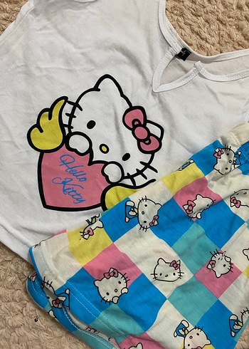 Hello Kitty Baskılı Pamuklu Pijama Takımı