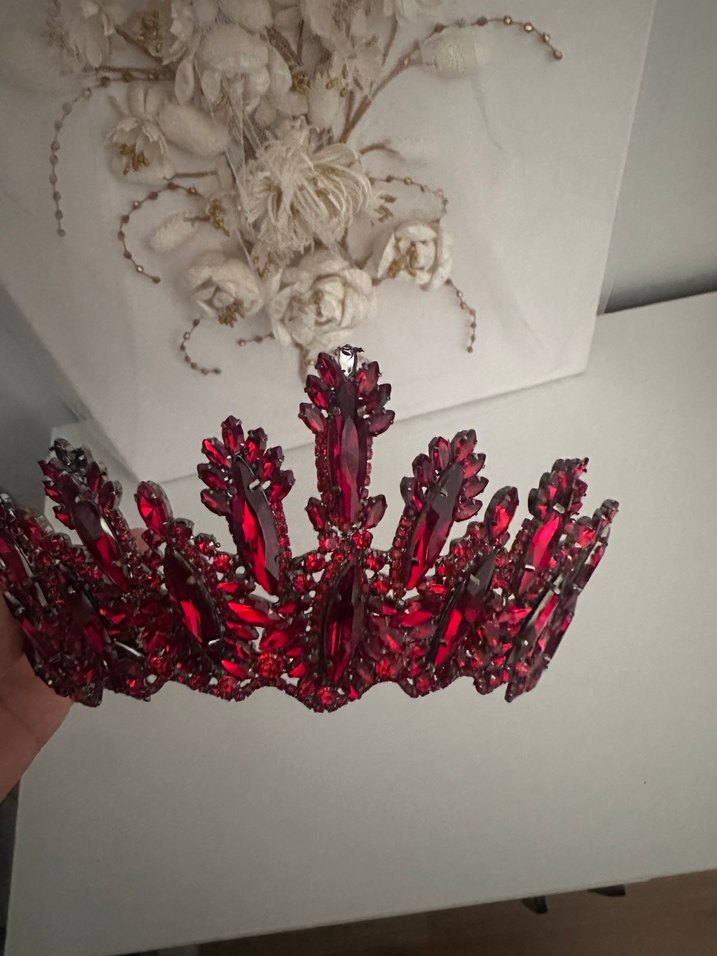 Kırmızı Parlak Taşlı Taç- Kına Tacı - Görsel 2