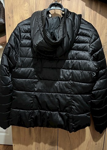 H&m marka Kadın Siyah Kapitone Kısa Kışlık Mont - Görsel 2