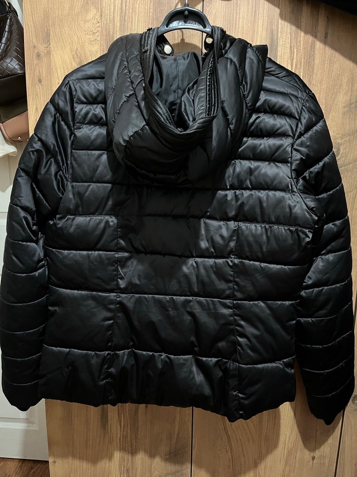 H&m marka Kadın Siyah Kapitone Kısa Kışlık Mont - Görsel 2