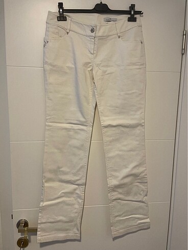 Parantez beyaz pantolon