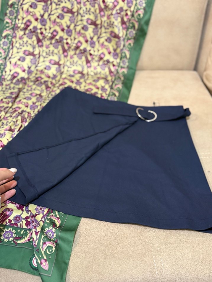 Kemer Detaylı Kısa etek - Görsel 2