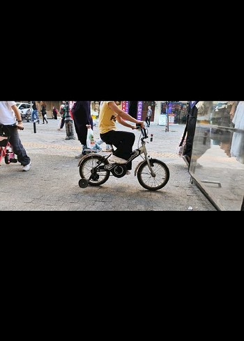 siyah Çocuk Üç Tekerlekli Bisiklet