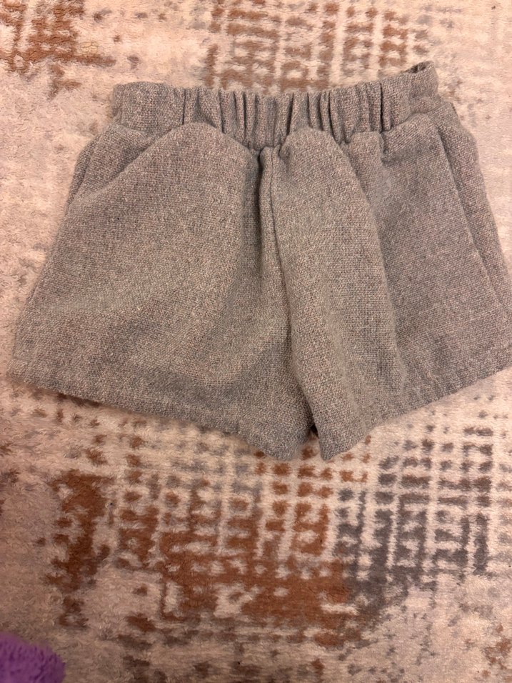 Kız Çocuk Gri Triko Şort Fırfırlı - Görsel 2