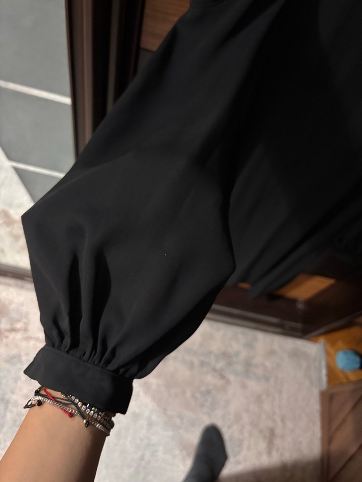 Uzun Siyah V Yakalı Kadın Tunik - Görsel 2