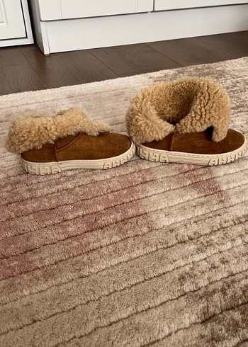 Kız Çocuk Kahverengi Kürklü Sıcak Ev Terliği - Görsel 2