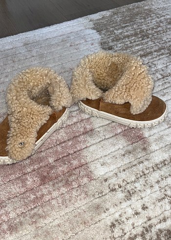 Kız Çocuk Kahverengi Kürklü Sıcak Ev Terliği - Görsel 3