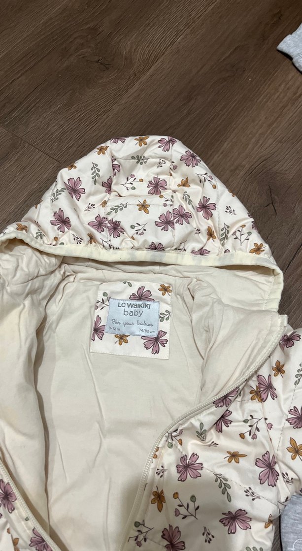 Çiçek Desenli Beyaz Bebek Tulumu - Görsel 4