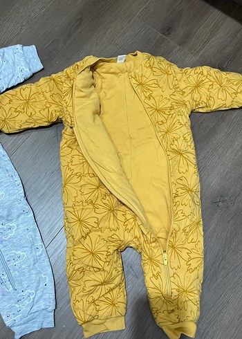 Sarı Çiçek Desenli Bebek Uyku Tulumu - Görsel 3