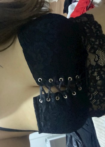 Siyah Dantel Detaylı Straplez Gotik Büstiyer