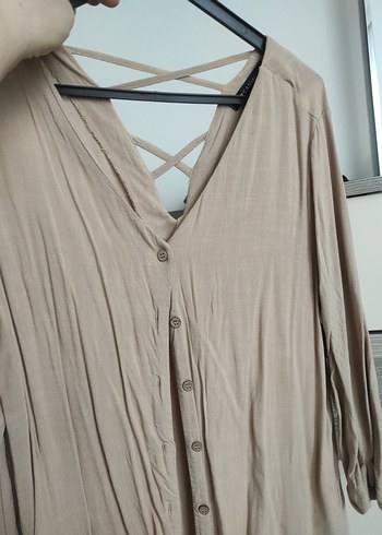 Bej V-Yaka Düğmeli Salaş Kadın Gömlek - Görsel 3