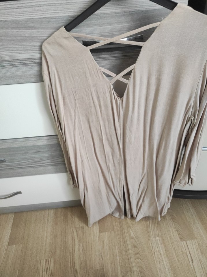 Bej V-Yaka Düğmeli Salaş Kadın Gömlek - Görsel 4