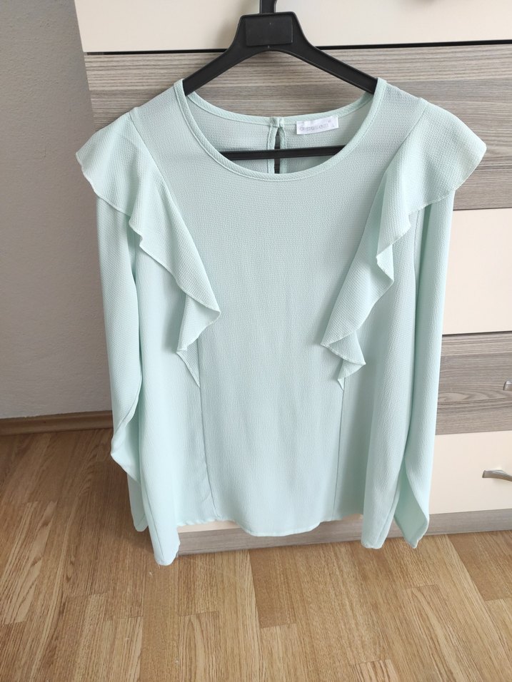 yeşil Renkli Uzun Kollu Fırfırlı Kadın Bluz - Görsel 3