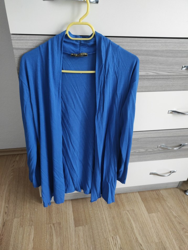 Mavi Yüksek Yaka hırka - Görsel 3