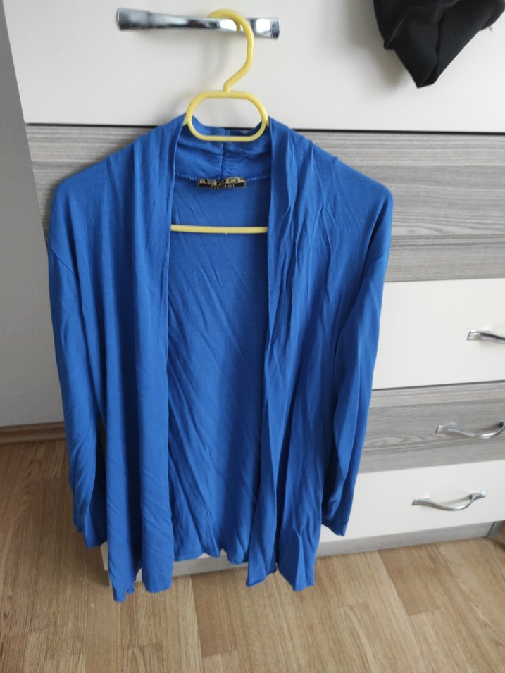 Mavi Yüksek Yaka hırka - Görsel 4