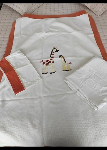 Nakışlı Beyaz Bebek pike takımı - Görsel 3