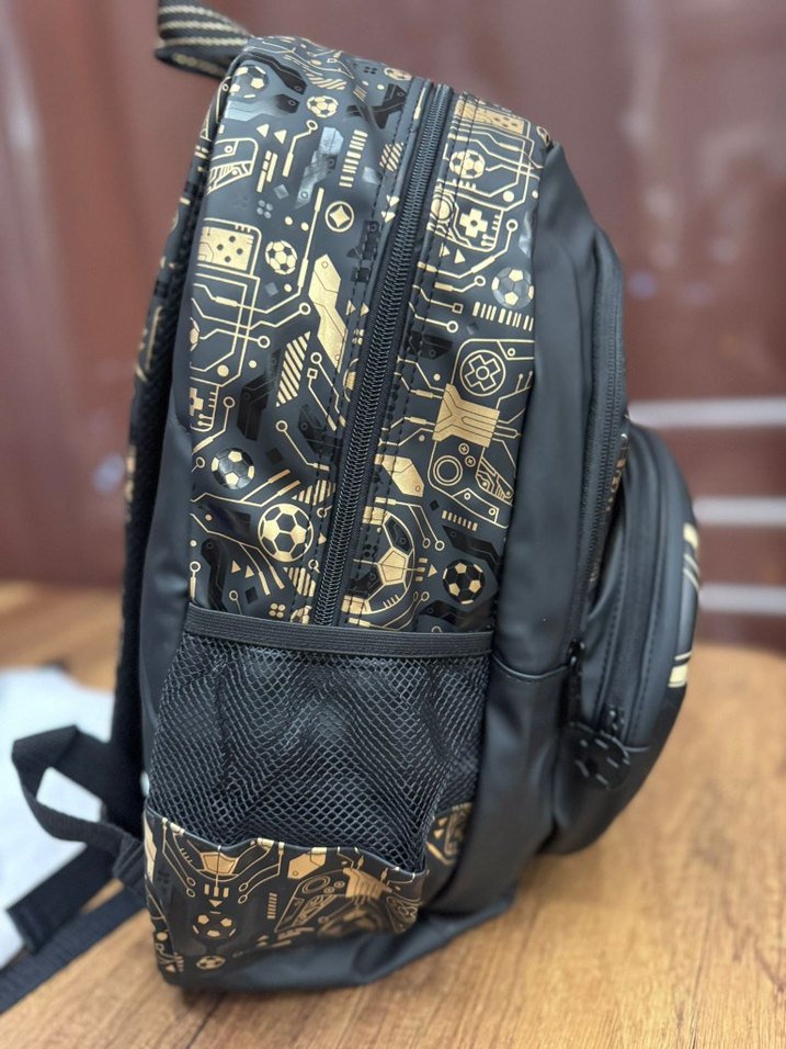 Smiggle Livefire Classic backpack.Çocuk Okul Çantası - Görsel 4