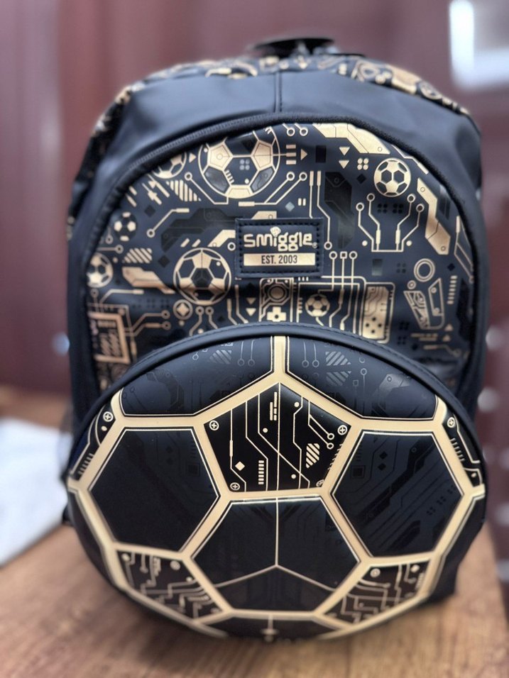 Smiggle Livefire Classic backpack.Çocuk Okul Çantası - Görsel 2