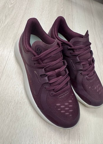 Lululemon spor ayakkabısı - Görsel 2