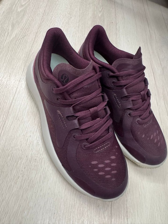 Lululemon spor ayakkabısı - Görsel 2