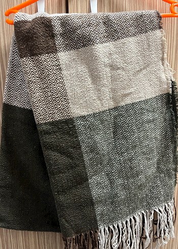 Püsküllü Gri Yün Kadın Şal - Görsel 2