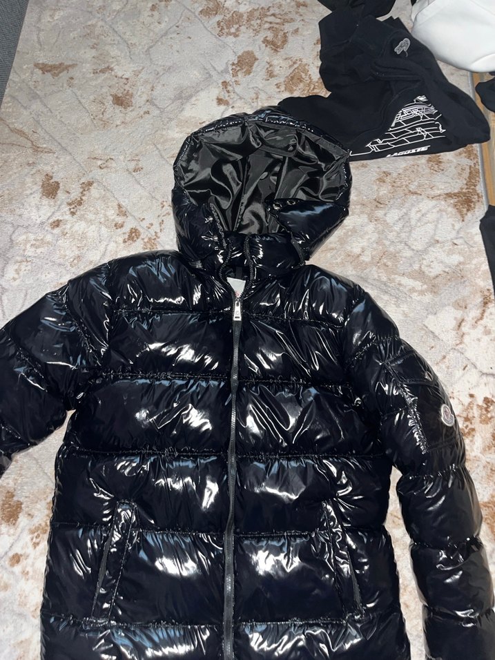 Siyah Parlak Kapüşonlu Erkek Mont - Görsel 2