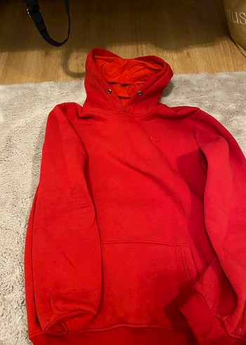 Kırmızı Kapüşonlu Kadın Sweatshirt