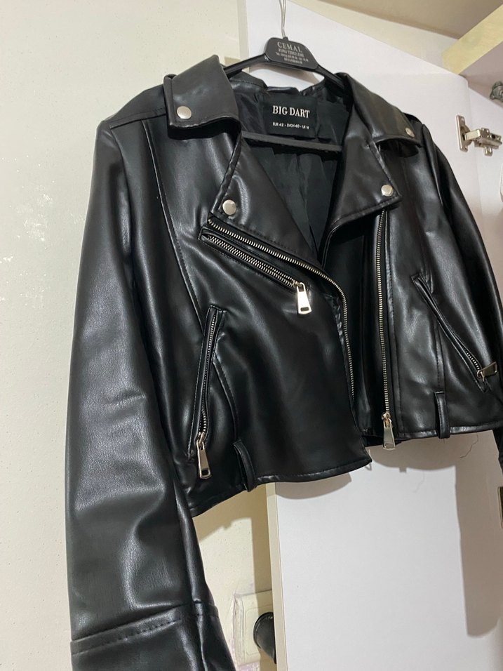 Kadın Siyah Kısa Deri Ceket - Görsel 4