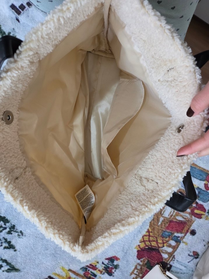 Bej Kürklü Kadın Omuz Çantası - Görsel 4