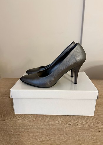 Gümüş Rengi Stiletto Topuklu Kadın Ayakkabı