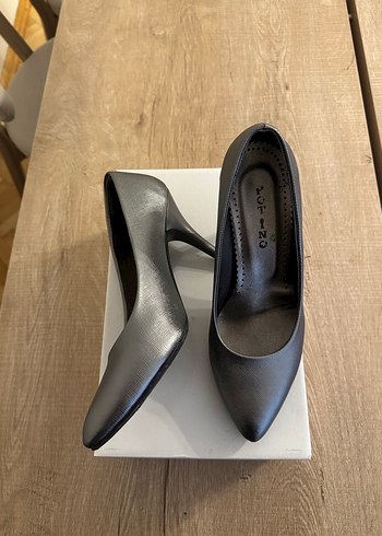 38 Beden Gümüş Rengi Stiletto Topuklu Kadın Ayakkabı