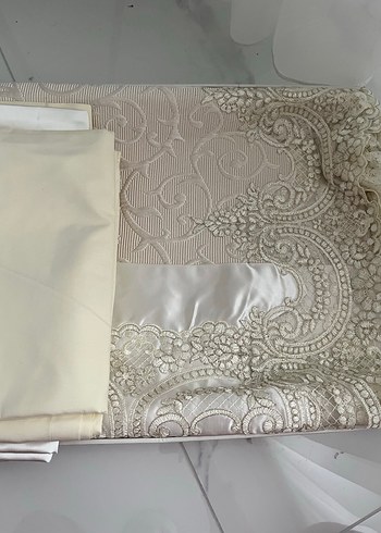 Fransız güpürlü şık yatak örtüsü takımı - Görsel 7