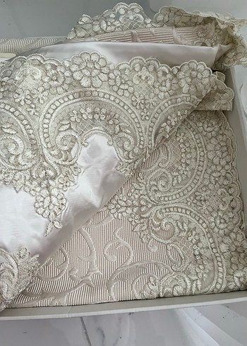Fransız güpürlü şık yatak örtüsü takımı - Görsel 6