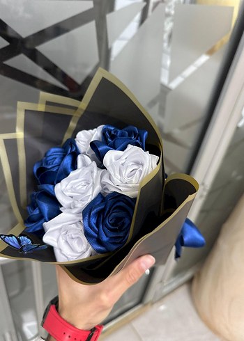 Lacivert Beyaz gül buketi - Görsel 2