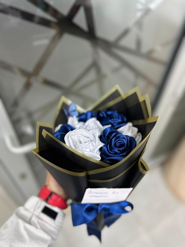 Lacivert Beyaz gül buketi - Görsel 3