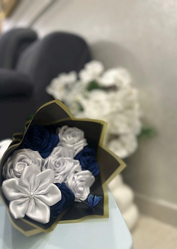 beyaz mavili gül buketi - Görsel 4