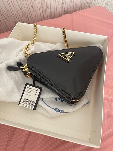 Prada çanta