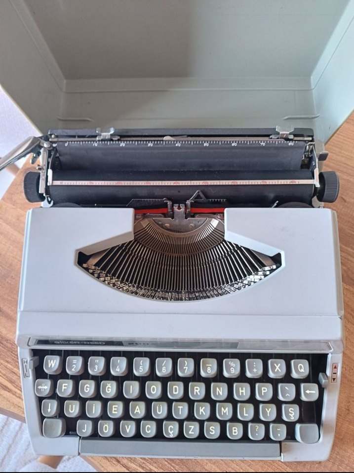 Taşınabilir Çantalı Orjinal Vintage Daktilo - Görsel 4