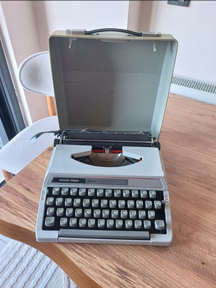 Taşınabilir Çantalı Orjinal Vintage Daktilo - Görsel 2