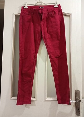 26 Beden Kırmızı pantolon 