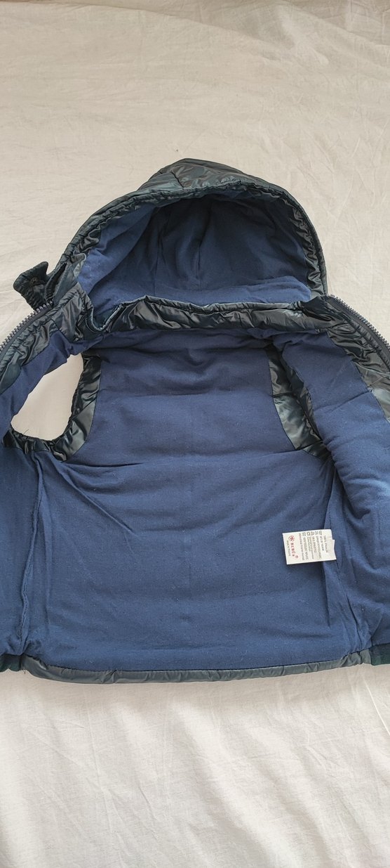 Erkek Çocuk Siyah Kapüşonlu Kemerli Yelek - Görsel 4