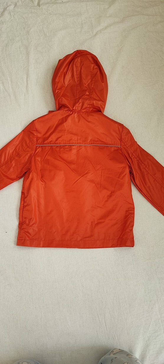 Kapüşonlu Kırmızı Erkek Çocuk Yağmurluk - Görsel 4