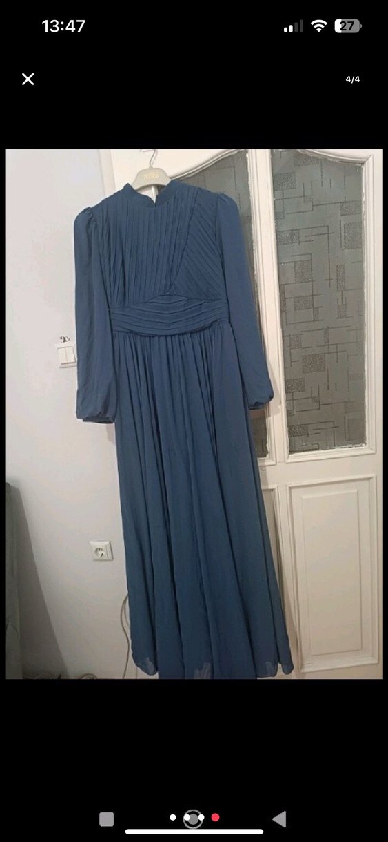 Uzun Kollu, Yüksek Yakalı Mavi Uzun Elbise - Görsel 4