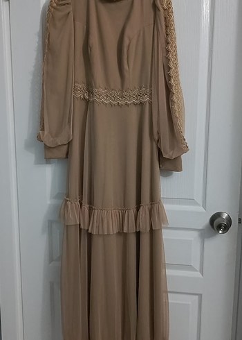 Bej Uzun Kollu Fırfırlı Vintage Elbise