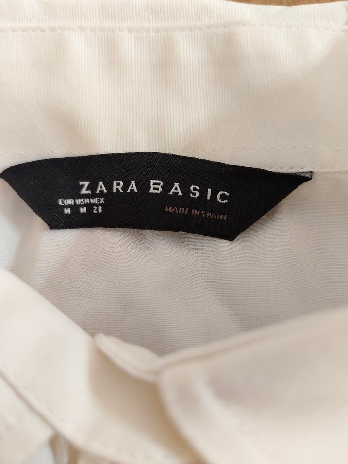 Beyaz Düğmeli  Zara marka Kadın Gömlek .Medium - Görsel 2