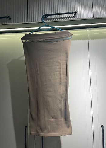 Bej Yüksek Yakalı Kolsuz Midi ikili takım - Görsel 4