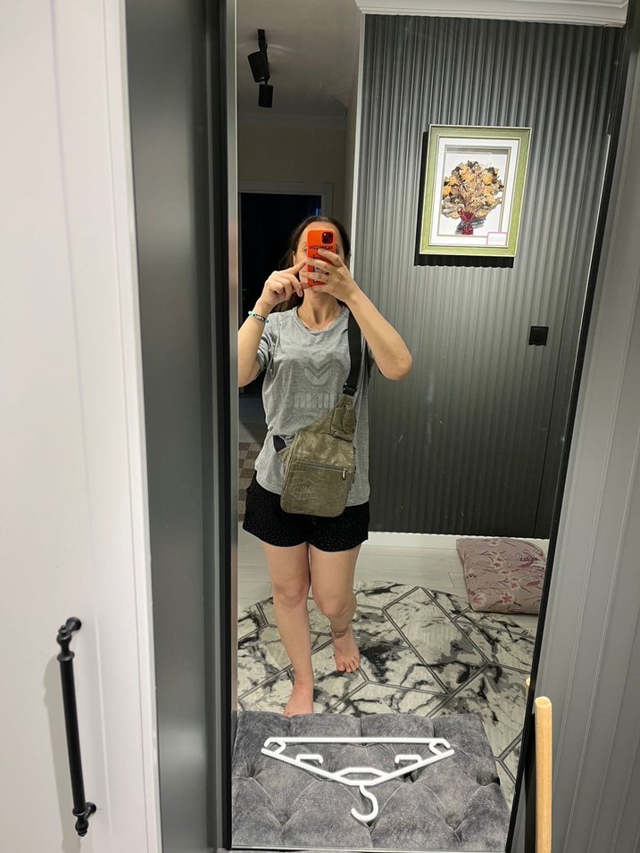 Gri Yılan Desenli Deri Çapraz Çanta - Görsel 2