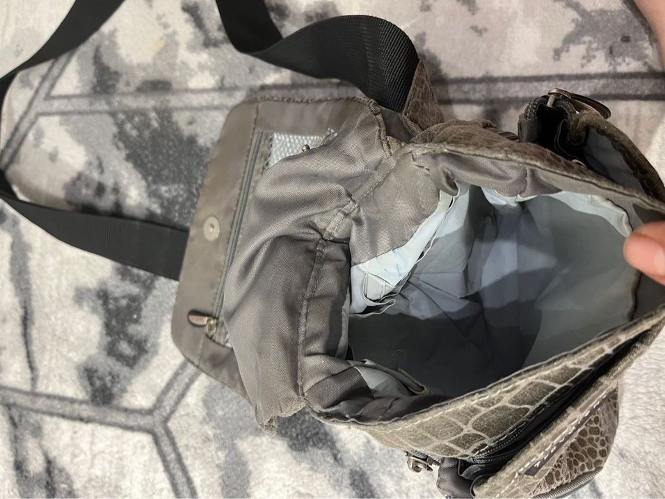 Gri Yılan Desenli Deri Çapraz Çanta - Görsel 5